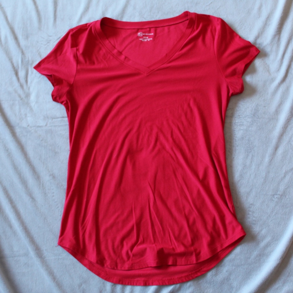 Small NOBO V-Neck Short Sleeve
